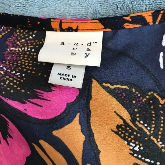 A New Day Floral Print Sleeveless Wrap Blouse - Picture 6 of 10